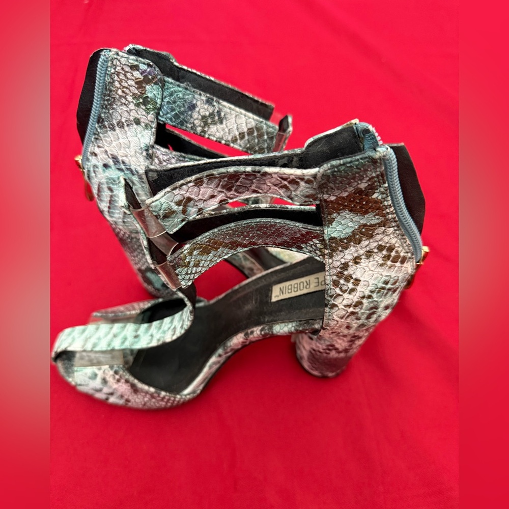 Snakeskin Patterned Women's Heels - Picture 2 of 2